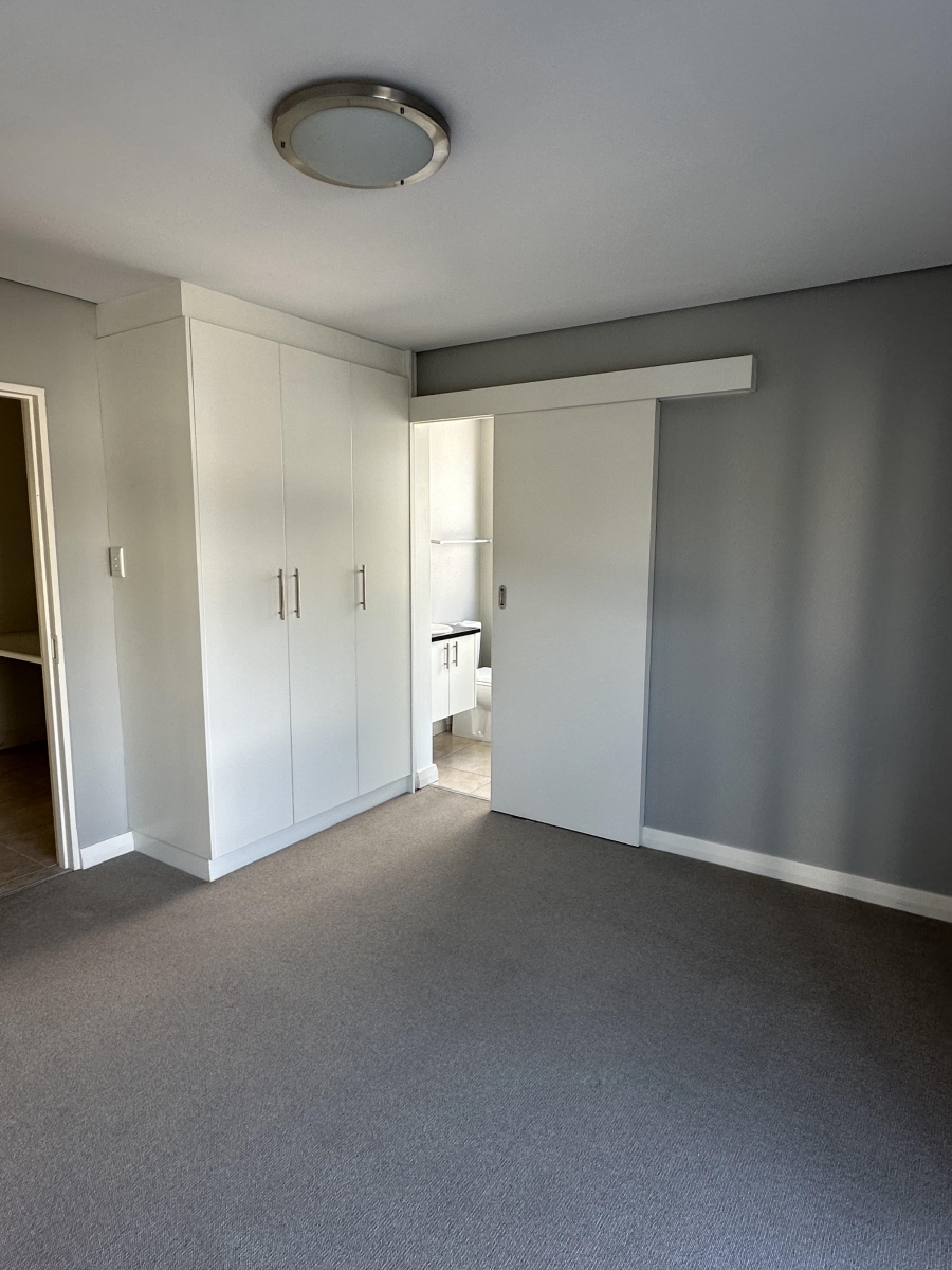 To Let 2 Bedroom Property for Rent in Lemoenkloof Western Cape